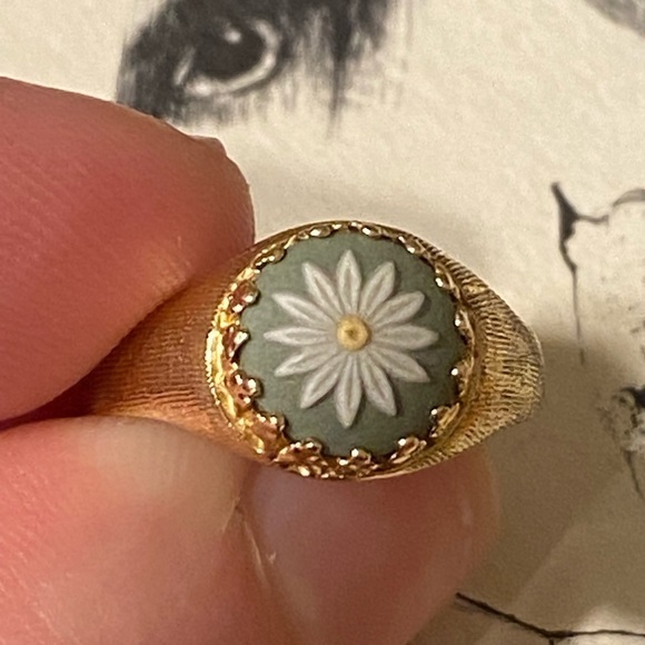 Solid 14 karat gold, green, white and yellow flower Vintage style Wedgwo… - Picture 3 of 14